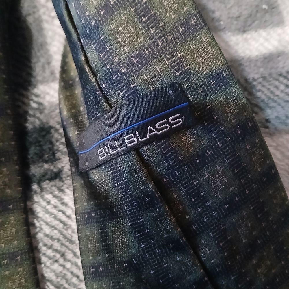Bill Blass Dark Green Tie - Picture 2 of 3